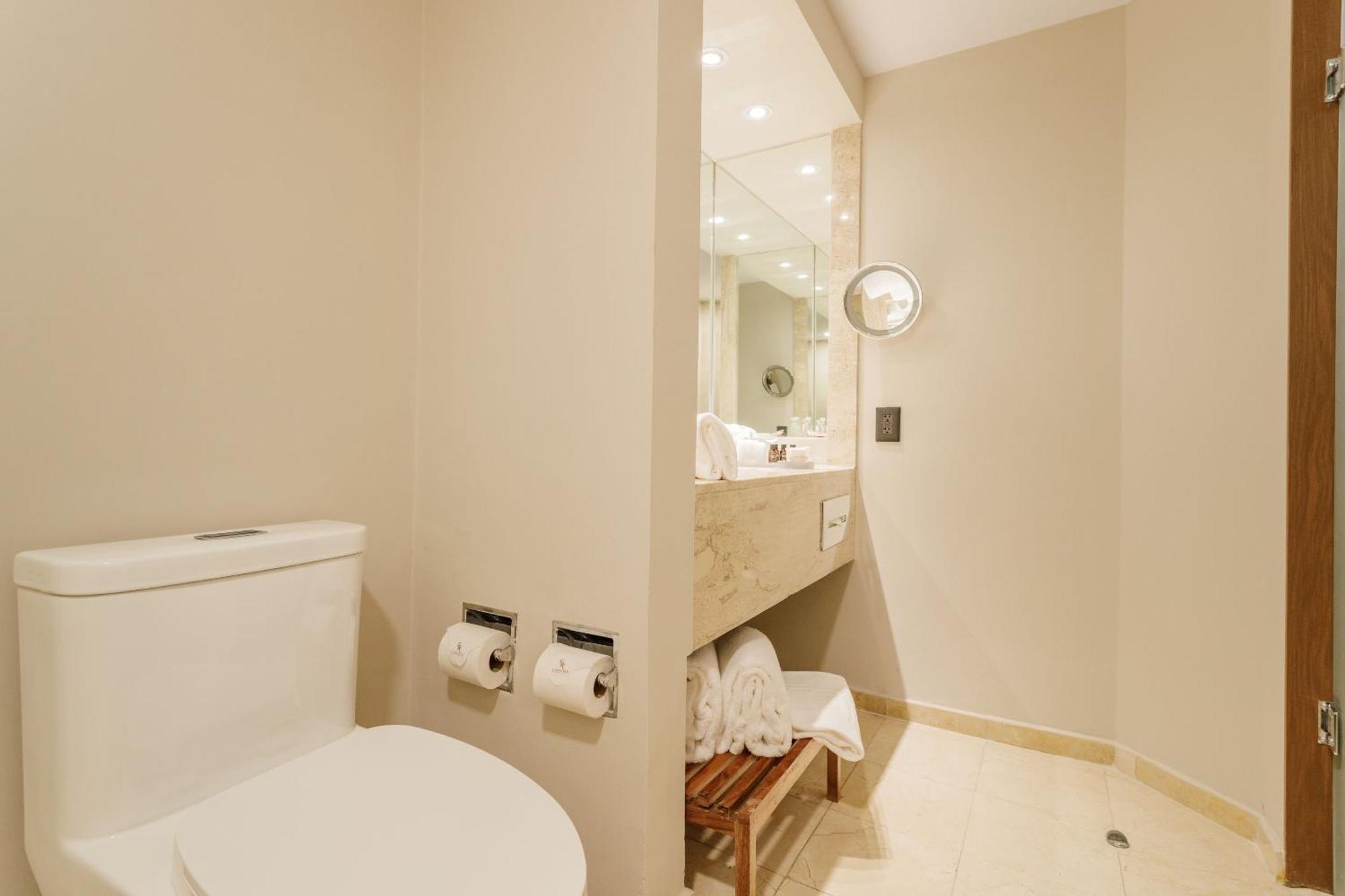 Junior Suite,1273537864:JPEG