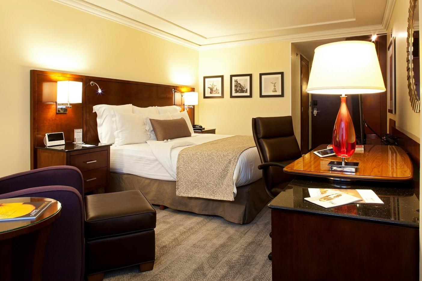Deluxe Zimmer mit Kingsize-Bett