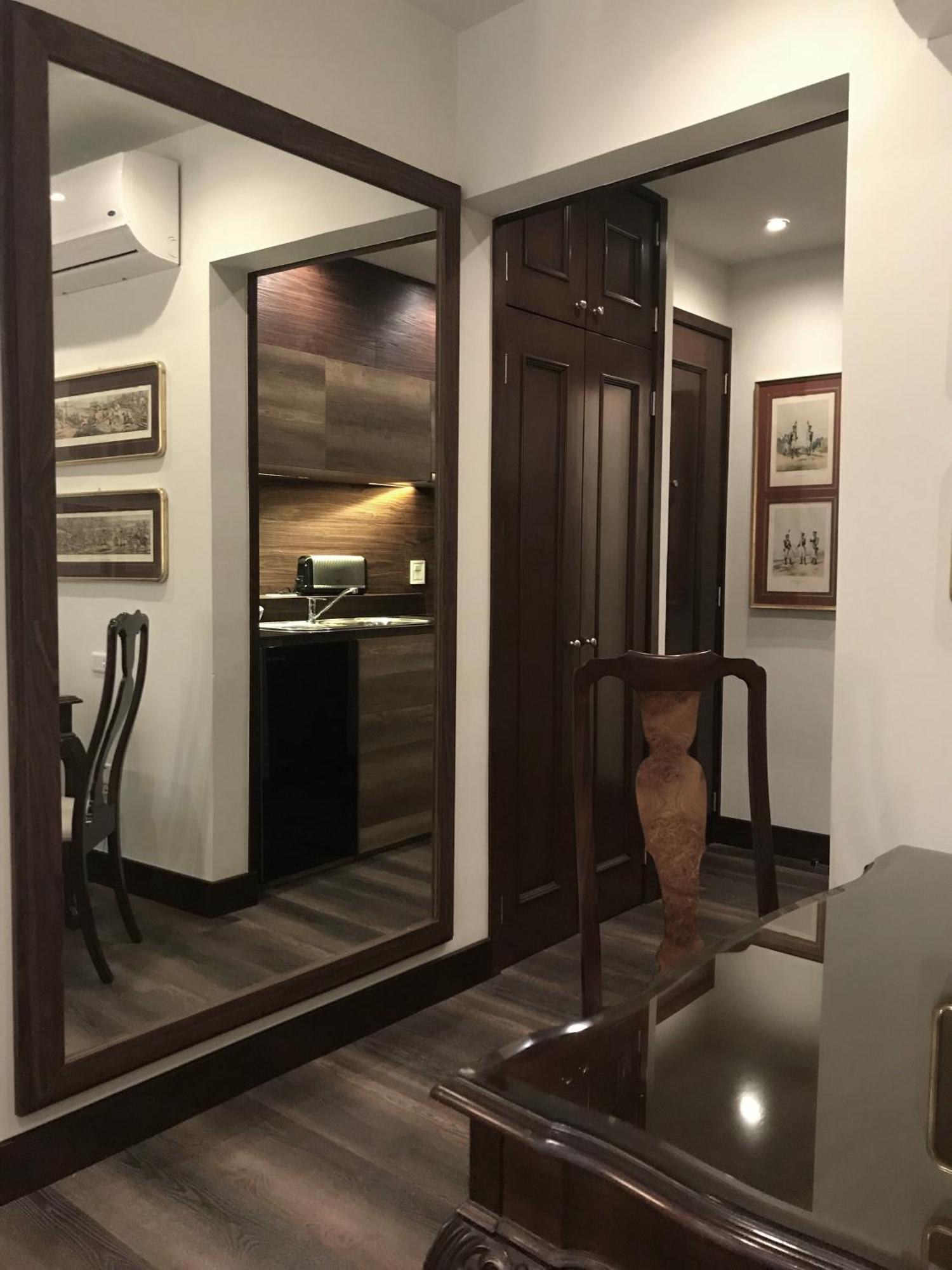 Junior Suite 8
