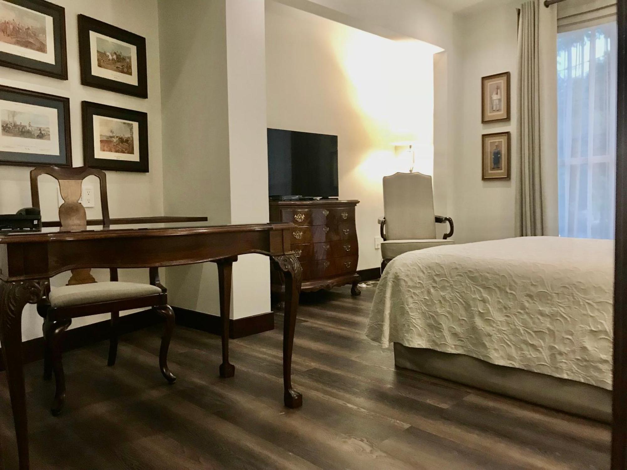 Junior Suite 8