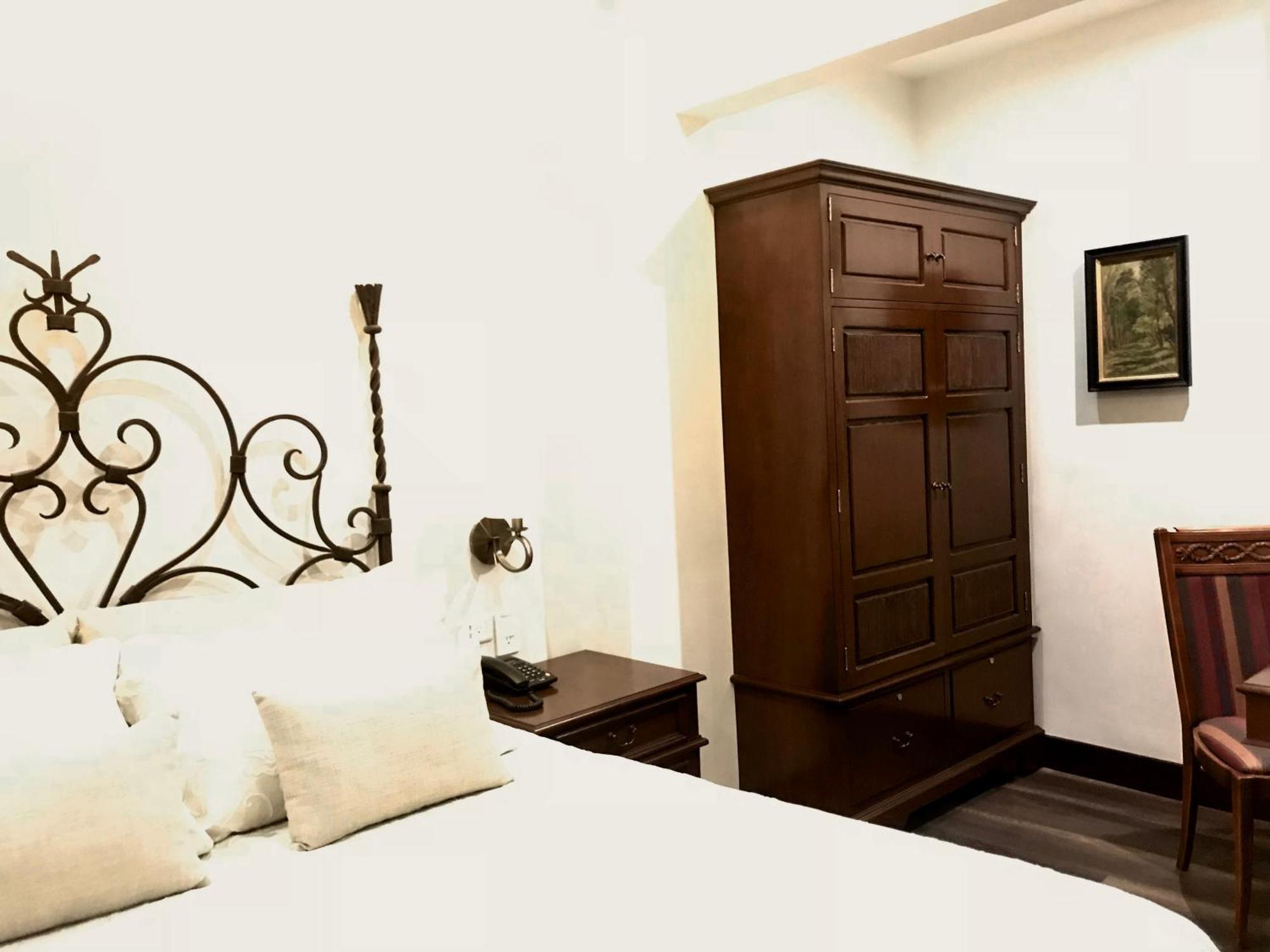 Junior Suite 9